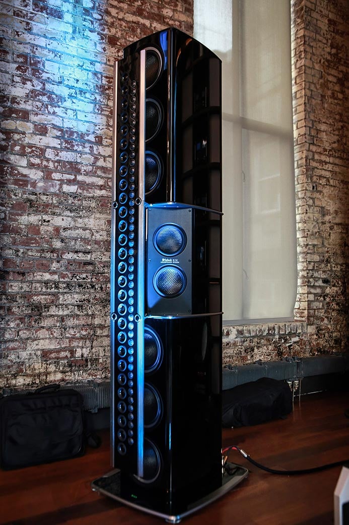 McIntosh XRT2.1K frontal 81-driver line array